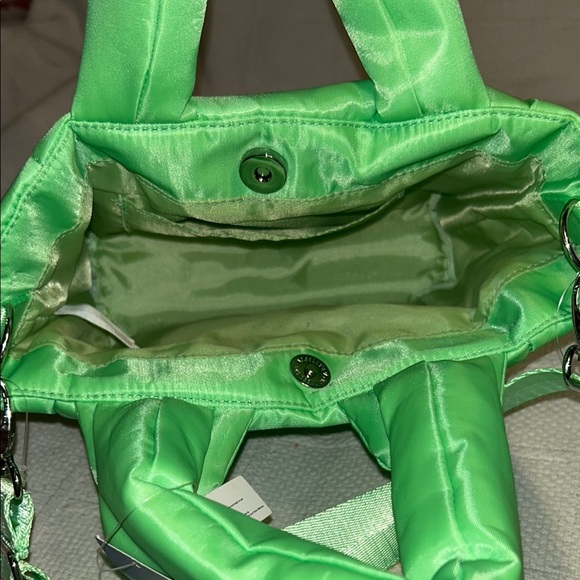 CLAIRE’S NWT Green Frog Quilted Crossbody Bag With Adjustable Strap - Picture 7 of 8
